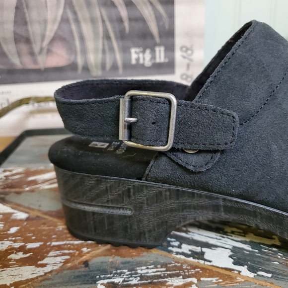 White Mountain Slingback Clog Suede Black Faux Wooden Heel - Picture 7 of 10